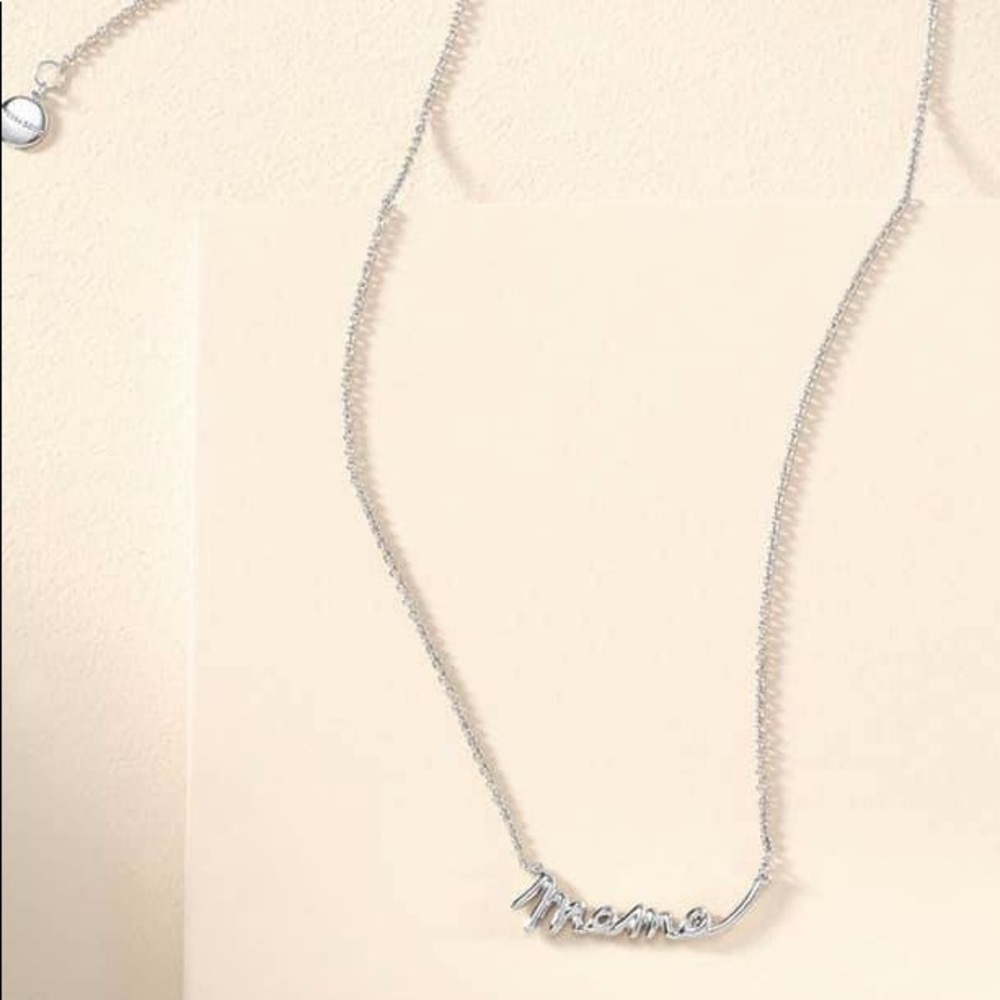 Stella & Dot Mama necklace